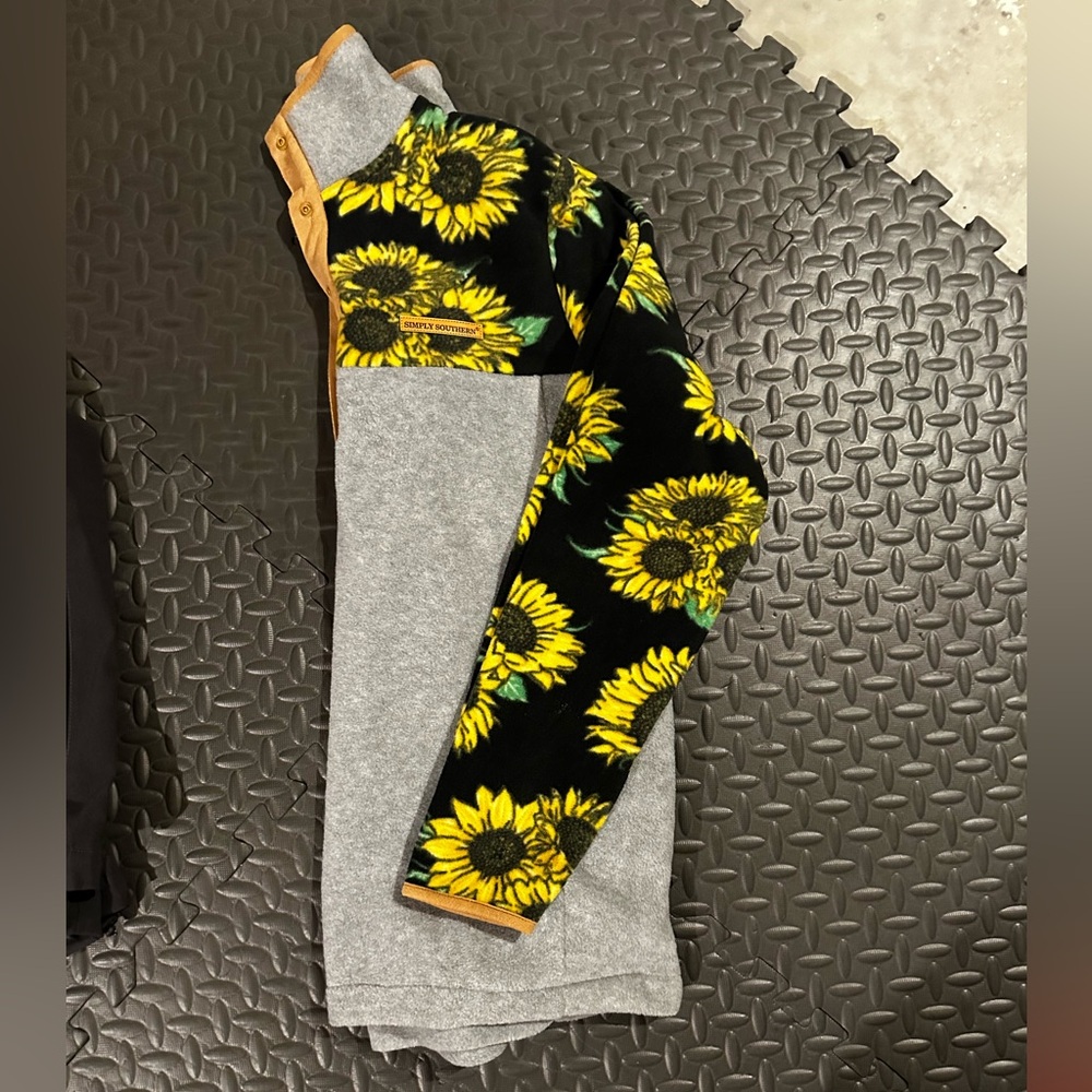 Women’s Sunflower Printed Pull-Over